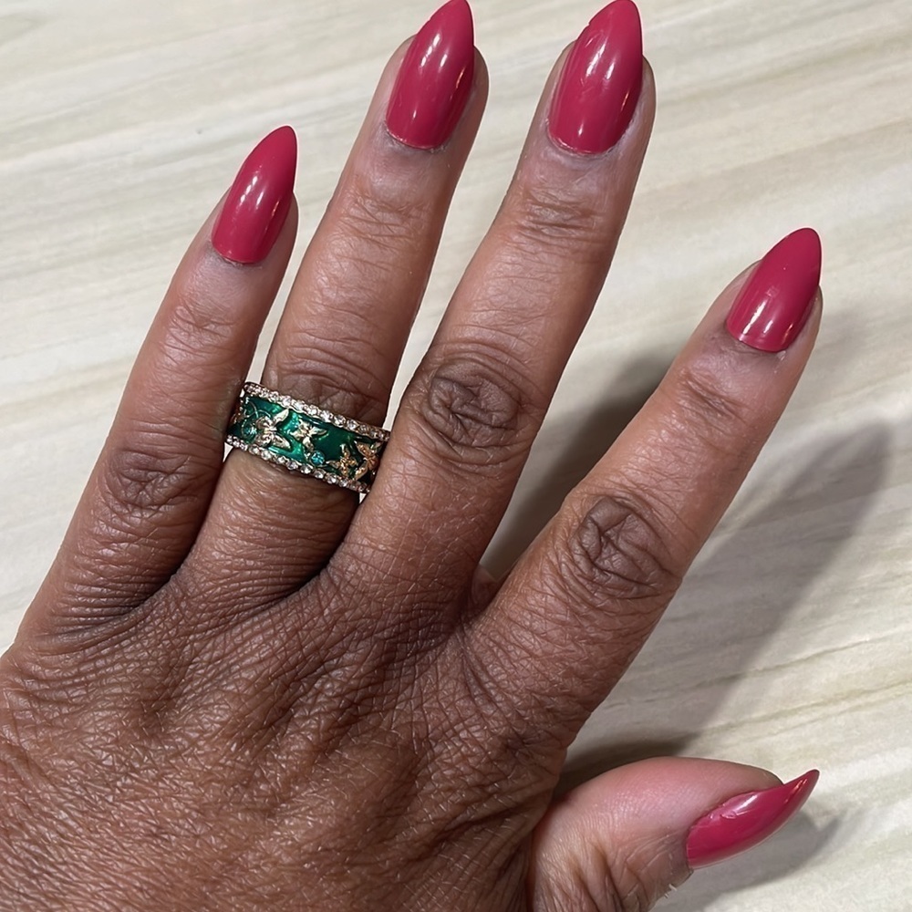 Elegant Butterfly Crystal Green Band Gold Ring - Picture 5 of 11